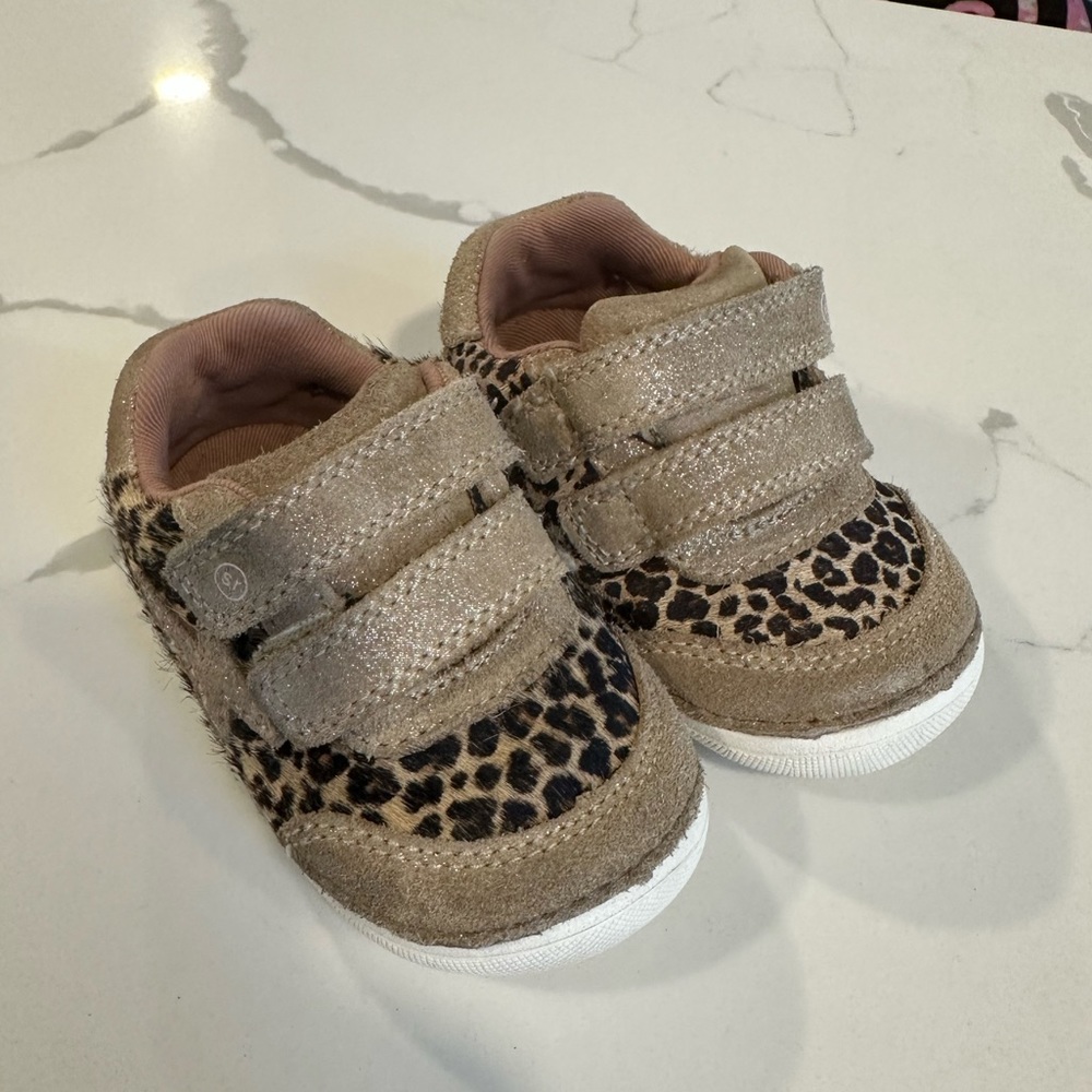 Stride Rite Soft Motion Leopard Velcro Sneakers Size 3.5 Toddler